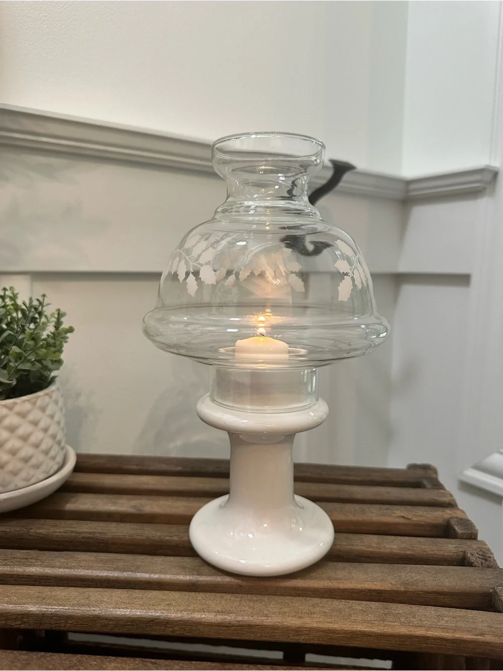 Vintage Style Glass Hurricane Candle Fairy Lamp White Base Simple Leaf Design